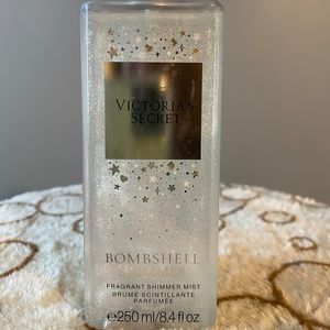 ✨Victoria’s Secret Bombshell SHIMMER BodySpray✨